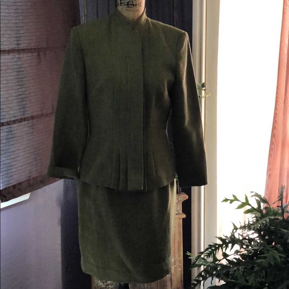 Papell skirt set